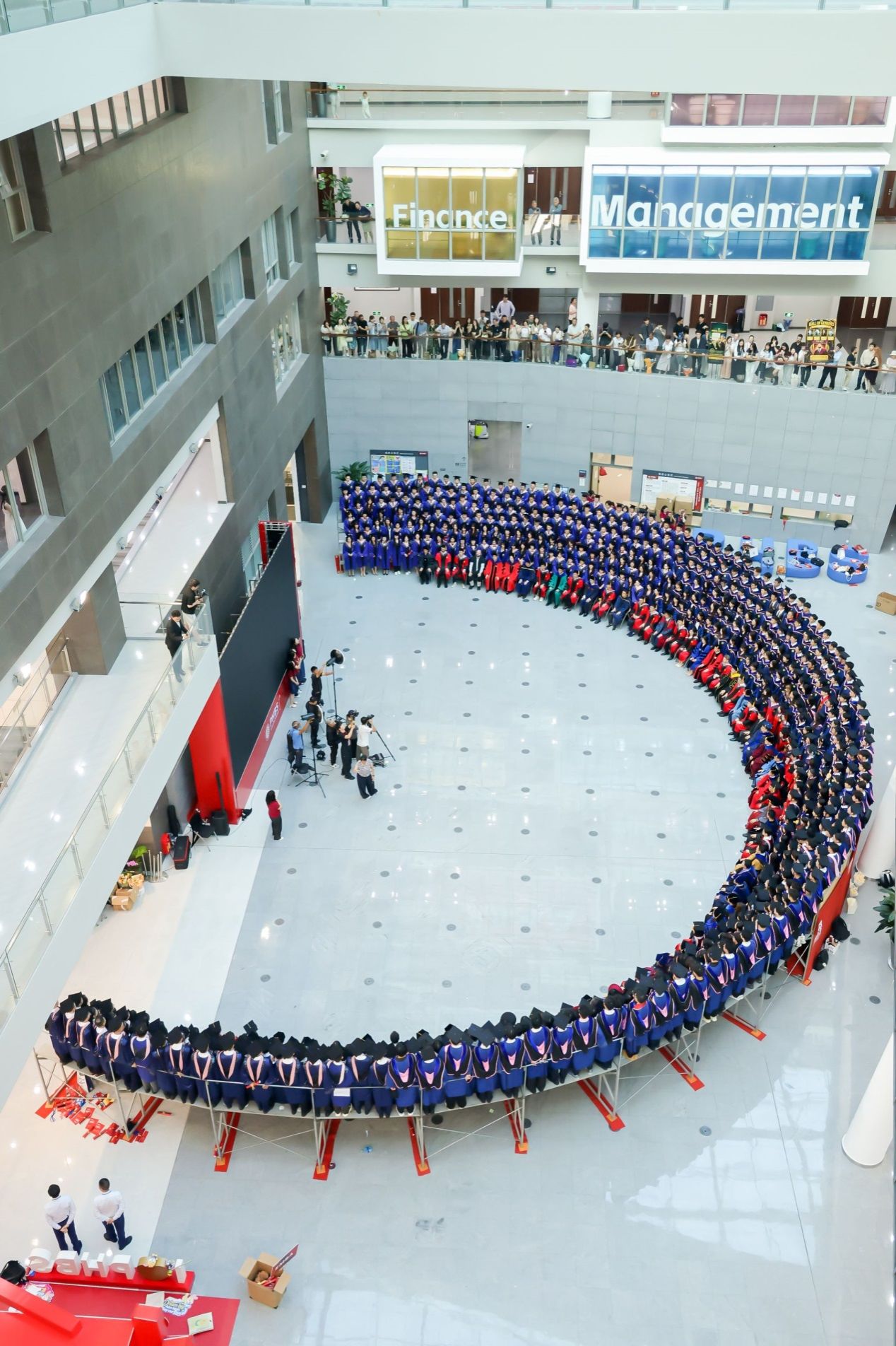 https://www.phbs.pku.edu.cn/__local/A/CB/1B/1387BEC7E6C976448ED712EC5D3_65F6266F_B9D23.jpg